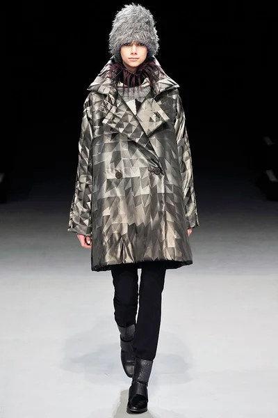 Look 12